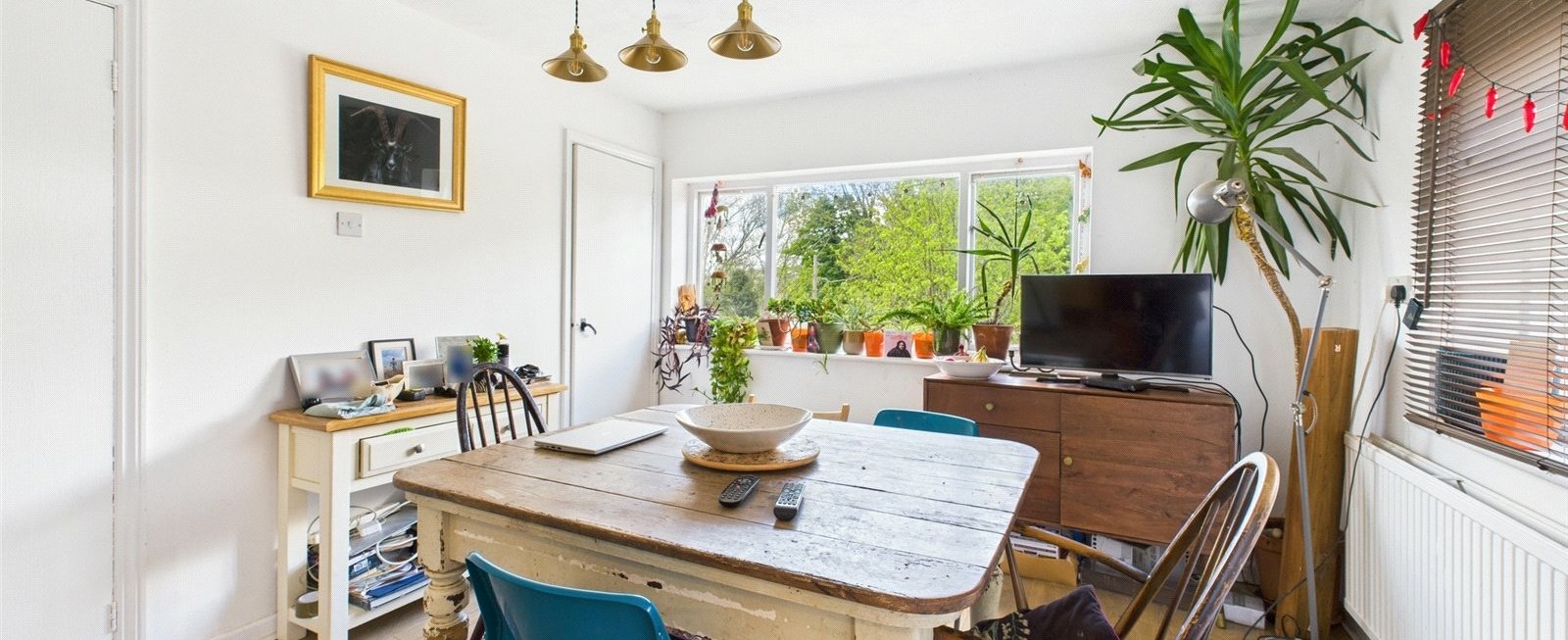 https://b648d7e2ad9240229508-052cc51e0dabffd716f7be11da587437.ssl.cf3.rackcdn.com/property_image.1600cm653.v1/for-sale/Bath-Road-Stroud-Gloucestershire-GL5/22113/22113_acb5044e6cfa02141f098a55910c781c.jpg