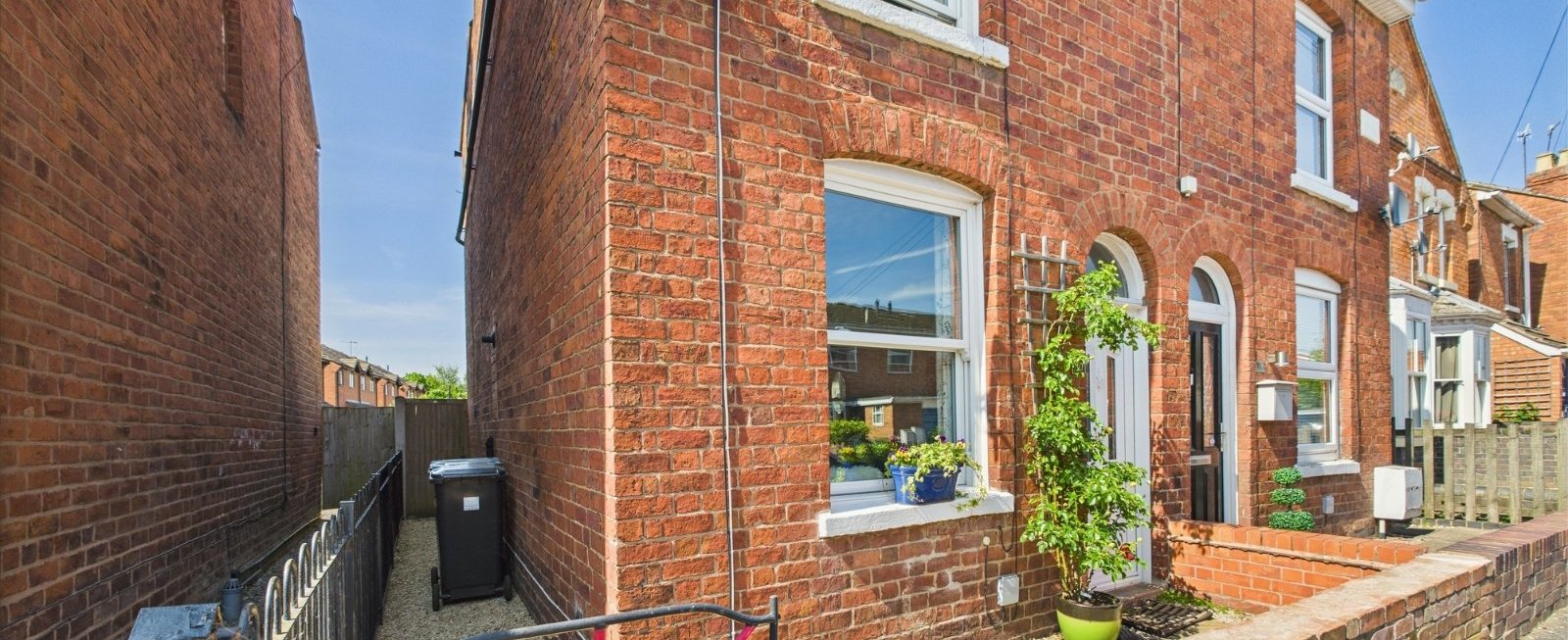 https://b648d7e2ad9240229508-052cc51e0dabffd716f7be11da587437.ssl.cf3.rackcdn.com/property_image.1600cm653.v1/for-sale/Blakefield-Road-Worcester-Worcestershire-WR2/22159/22159_7c71a7f4df2d3ae696fab9854be24242.jpg