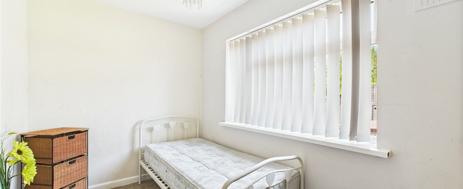 https://b648d7e2ad9240229508-052cc51e0dabffd716f7be11da587437.ssl.cf3.rackcdn.com/property_image.1600cm653.v1/for-sale/Crypt-Court-Tuffley-Gloucester-GL4/22069/22069_b90a2cd97ade59cbfc10bf734d88422d.jpg