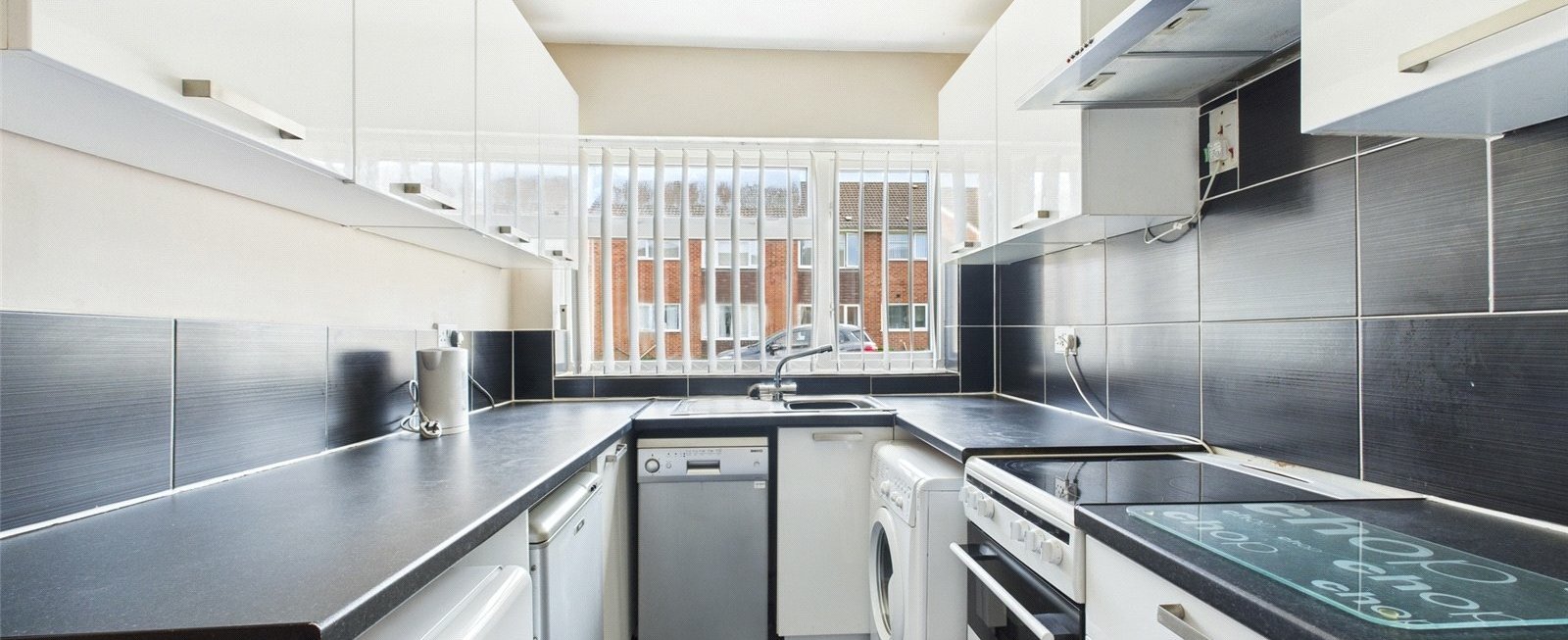 https://b648d7e2ad9240229508-052cc51e0dabffd716f7be11da587437.ssl.cf3.rackcdn.com/property_image.1600cm653.v1/for-sale/Crypt-Court-Tuffley-Gloucester-GL4/22069/22069_bb8e2a5ad828f293e4b247565af1a870.jpg