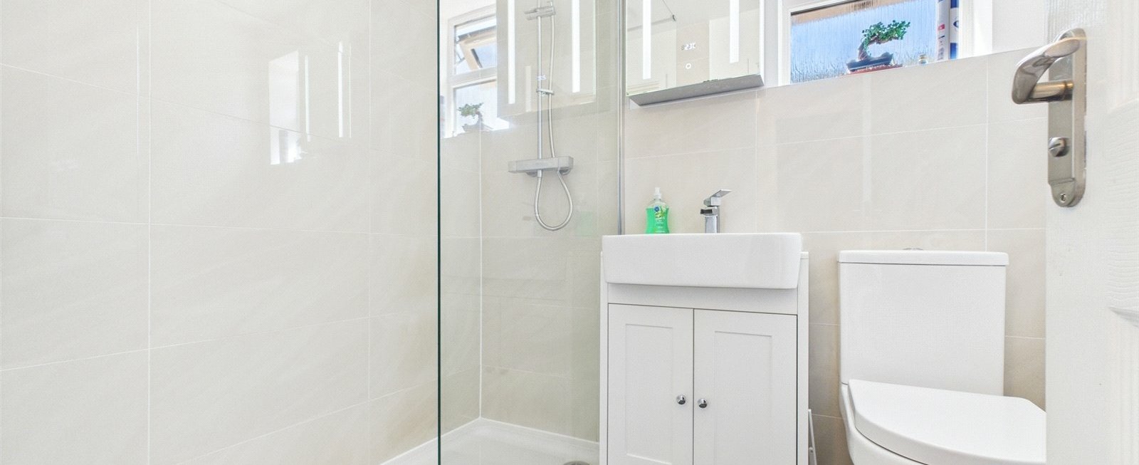https://b648d7e2ad9240229508-052cc51e0dabffd716f7be11da587437.ssl.cf3.rackcdn.com/property_image.1600cm653.v1/for-sale/Down-View-Chalford-Hill-Stroud-GL6/22112/22112_38e935c3e3107602b906223dca349466.jpg