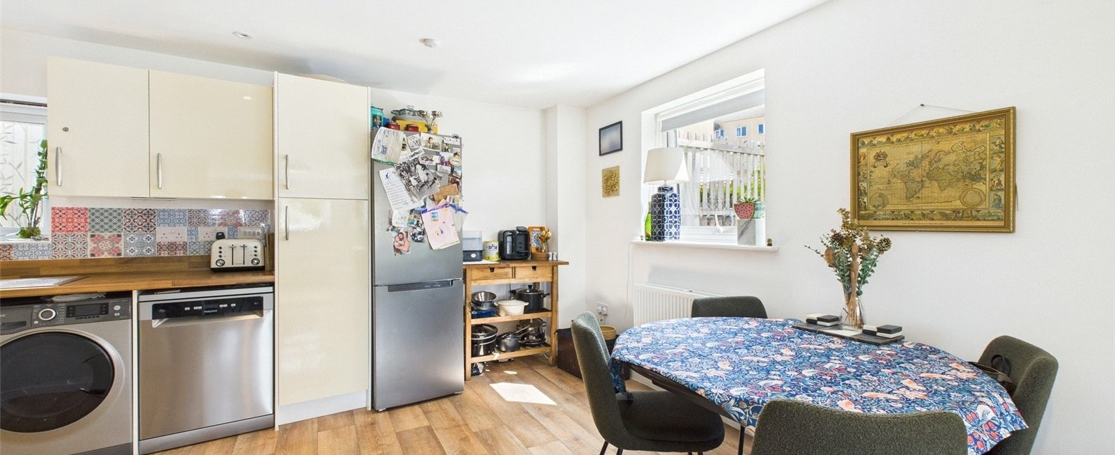 https://b648d7e2ad9240229508-052cc51e0dabffd716f7be11da587437.ssl.cf3.rackcdn.com/property_image.1600cm653.v1/for-sale/Fairford-Road-Cheltenham-Gloucestershire-GL52/22130/22130_ee5ff795b9ffa3053658f0c79814b26b.jpg