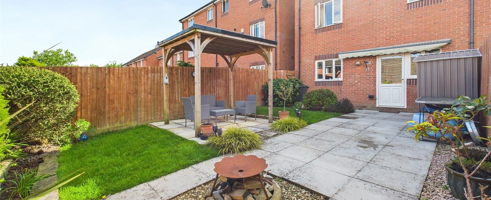 https://b648d7e2ad9240229508-052cc51e0dabffd716f7be11da587437.ssl.cf3.rackcdn.com/property_image.1600cm653.v1/for-sale/Marlstone-Close-Gloucester-Gloucestershire-GL4/22056/22056_efa65de5a5e103963bd7925dba7e47a0.jpg