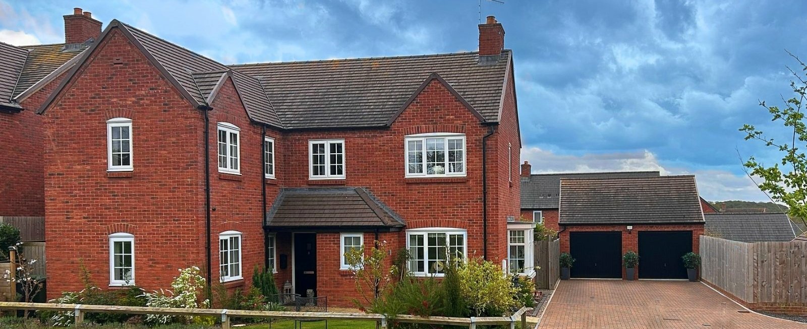 https://b648d7e2ad9240229508-052cc51e0dabffd716f7be11da587437.ssl.cf3.rackcdn.com/property_image.1600cm653.v1/for-sale/Mere-Close-Rushwick-Worcester-WR2/21719/21719_8896117dede5e6a9be7b94dcd19bef27.jpg