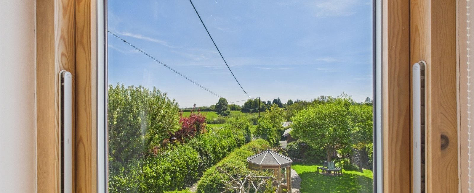 https://b648d7e2ad9240229508-052cc51e0dabffd716f7be11da587437.ssl.cf3.rackcdn.com/property_image.1600cm653.v1/for-sale/Parkfield-Lane-Hallow-Worcester-WR2/22144/22144_2f77596c31956b294eeb44705869efc0.jpg