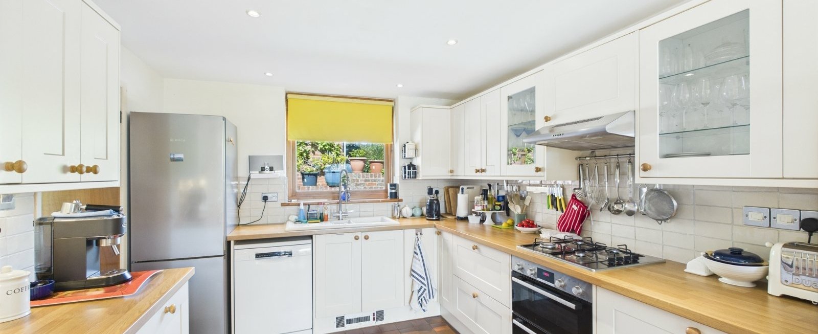 https://b648d7e2ad9240229508-052cc51e0dabffd716f7be11da587437.ssl.cf3.rackcdn.com/property_image.1600cm653.v1/for-sale/Parkfield-Lane-Hallow-Worcester-WR2/22144/22144_f5c536bc6852d3dde169da926f8e6365.jpg