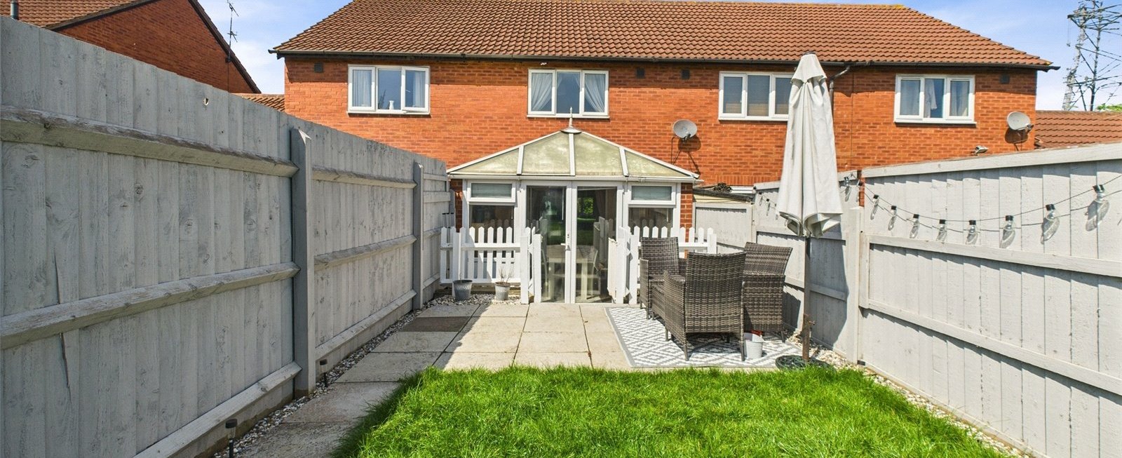 https://b648d7e2ad9240229508-052cc51e0dabffd716f7be11da587437.ssl.cf3.rackcdn.com/property_image.1600cm653.v1/for-sale/Redwind-Way-Longlevens-Gloucester-GL2/22053/22053_df2f642bb492673cb0f88a1fcb5209bf.jpg