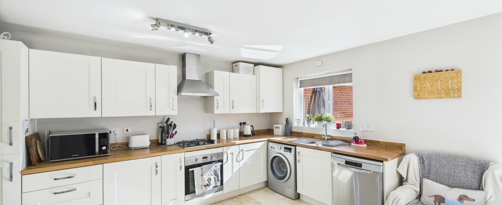 https://b648d7e2ad9240229508-052cc51e0dabffd716f7be11da587437.ssl.cf3.rackcdn.com/property_image.1600cm653.v1/for-sale/Sentinel-Close-Worcester-Worcestershire-WR2/22124/22124_587e738337b4eae035886474c14dc396.jpg
