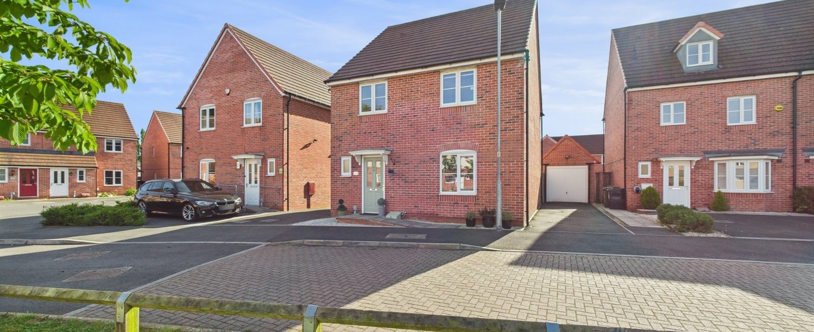 https://b648d7e2ad9240229508-052cc51e0dabffd716f7be11da587437.ssl.cf3.rackcdn.com/property_image.1600cm653.v1/for-sale/Sentinel-Close-Worcester-Worcestershire-WR2/22124/22124_d382e239d3a98accd1b40e950a4b5766.jpg