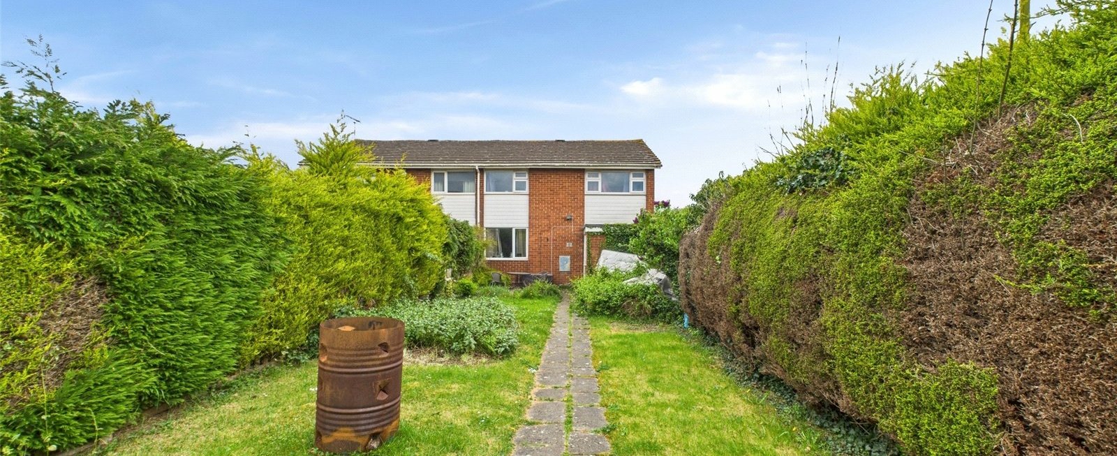 https://b648d7e2ad9240229508-052cc51e0dabffd716f7be11da587437.ssl.cf3.rackcdn.com/property_image.1600cm653.v1/for-sale/Yew-Tree-Way-Churchdown-Gloucester-GL3/22119/22119_d7b13e833dbd97c9fdd78fa24ee9a21b.jpg