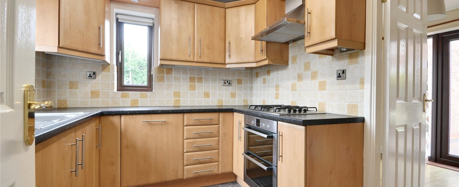 https://b648d7e2ad9240229508-052cc51e0dabffd716f7be11da587437.ssl.cf3.rackcdn.com/property_image.1600cm653.v1/to-rent/Marigold-Close-Worcester-WR5/16604/16604_f853ff59e354948162c8929c304f3340.jpg